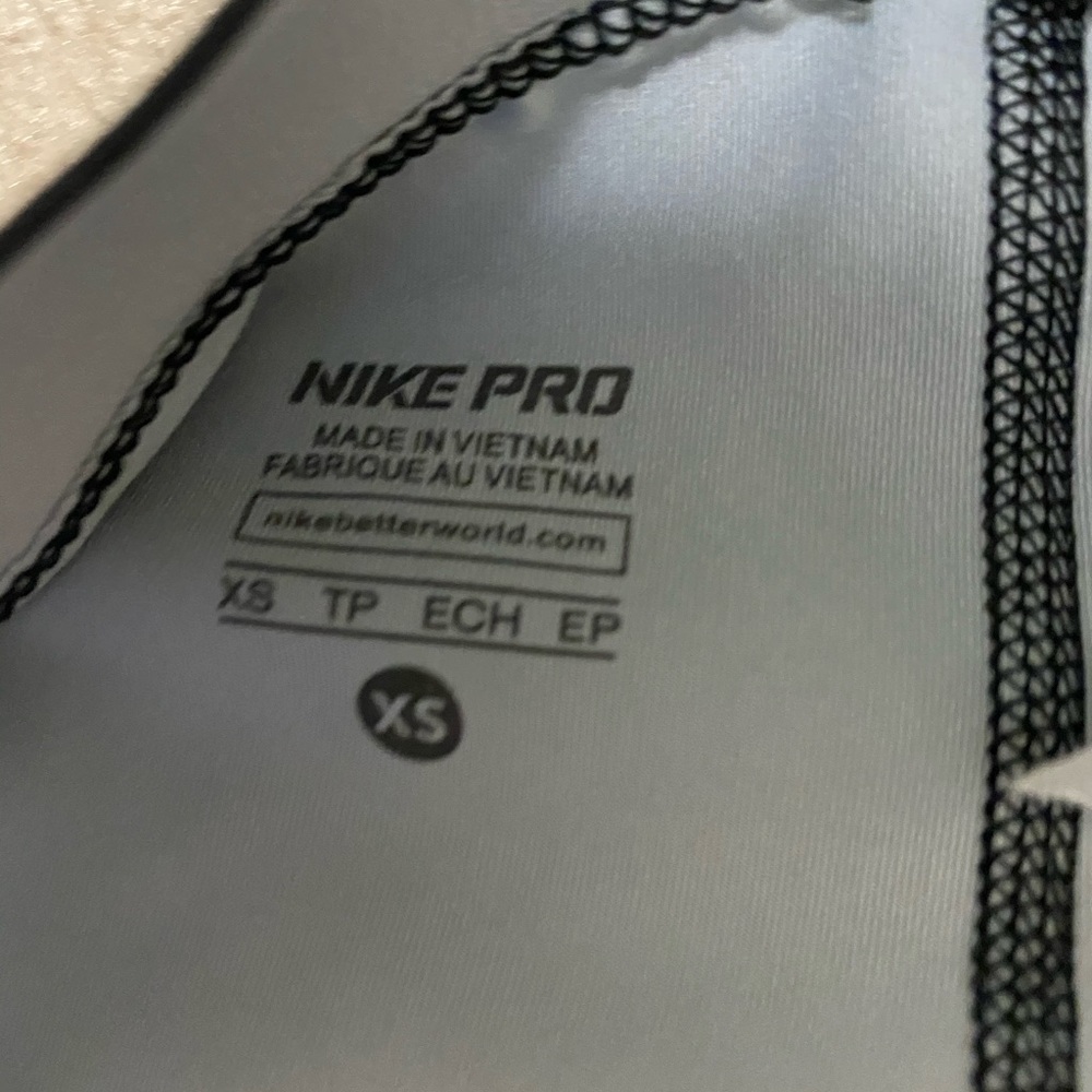Nike leggings - Picture 2 of 2